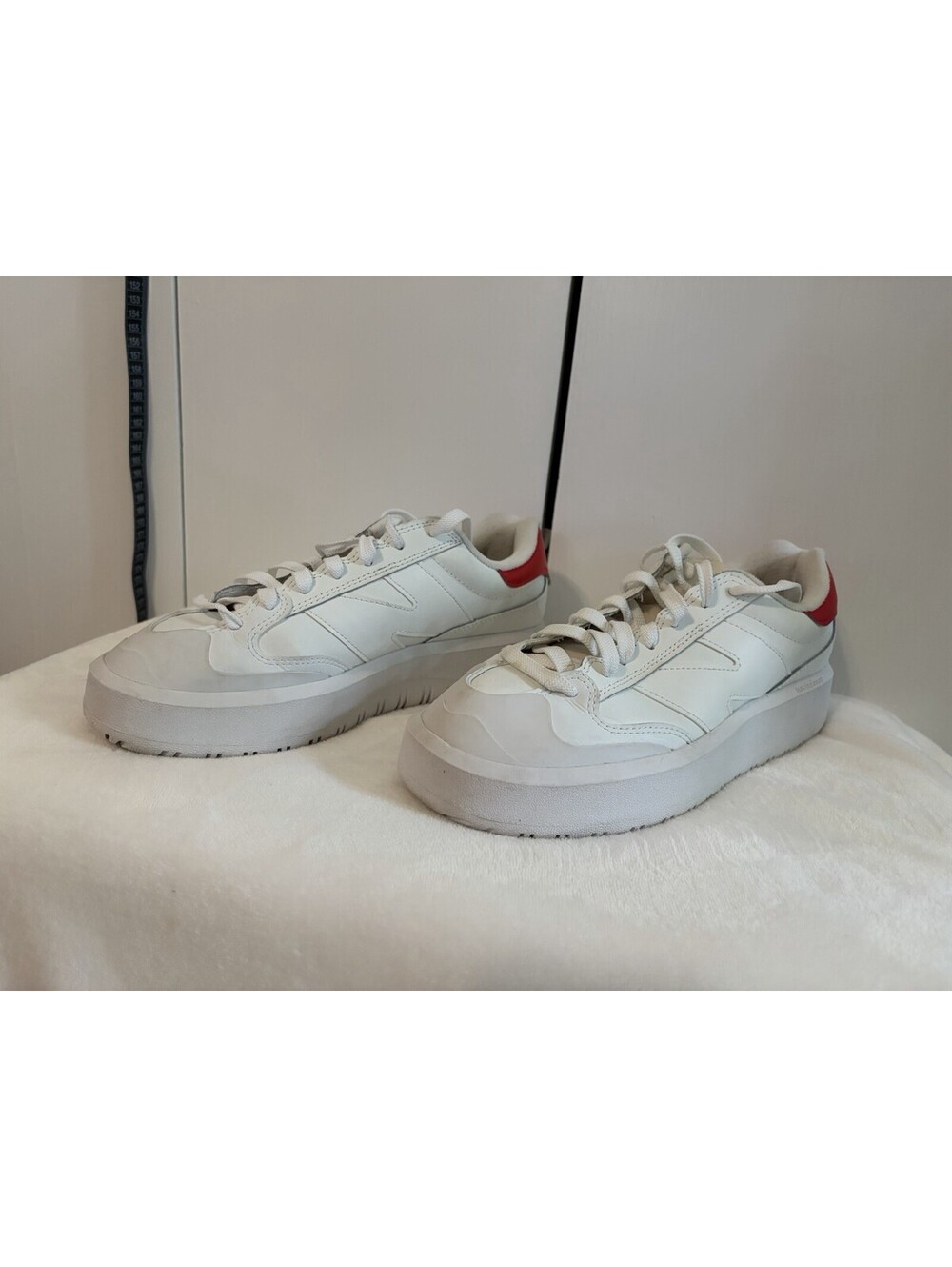 New Balance CT302 White True Red Low Top Court Sneakers Men's Size 8.5 EUC